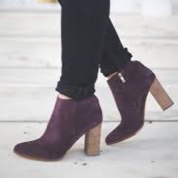 Ivanka Trump Shoes - Ivanka Trump burgundy ankle boots